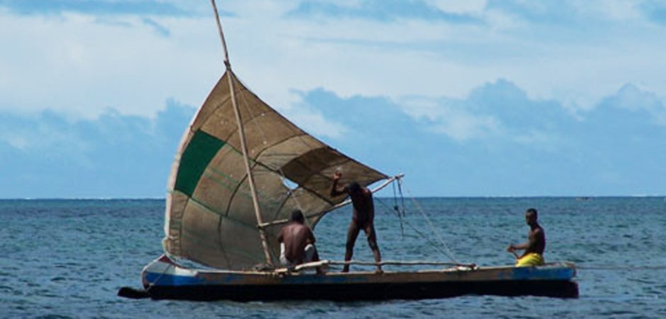 La Pirogue : L'embarcation de pêche traditionnelle